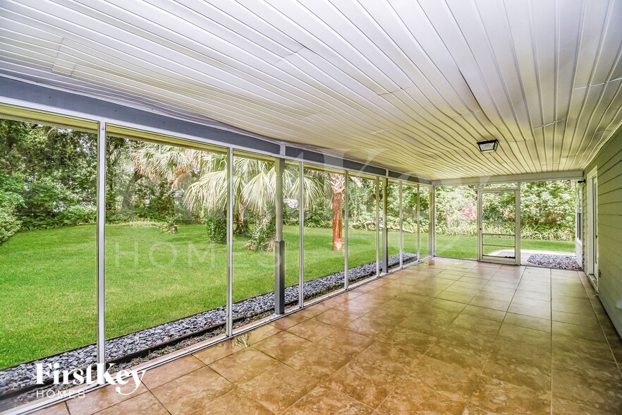 Building Photo - 1332 Lamboll Ave