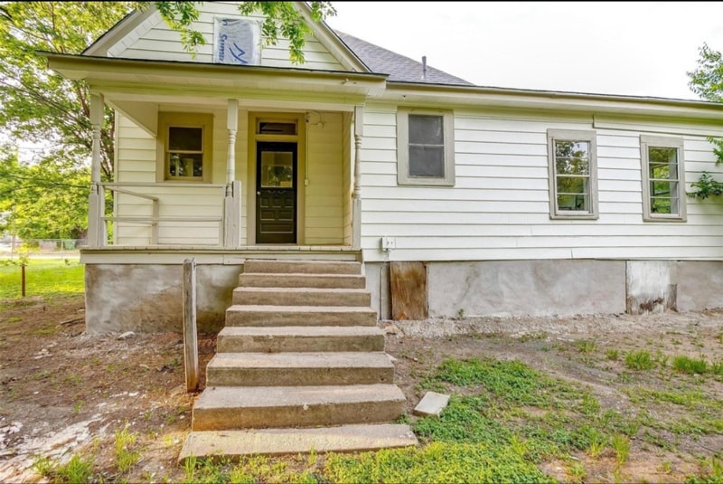 Building Photo - 715 SW 10th St