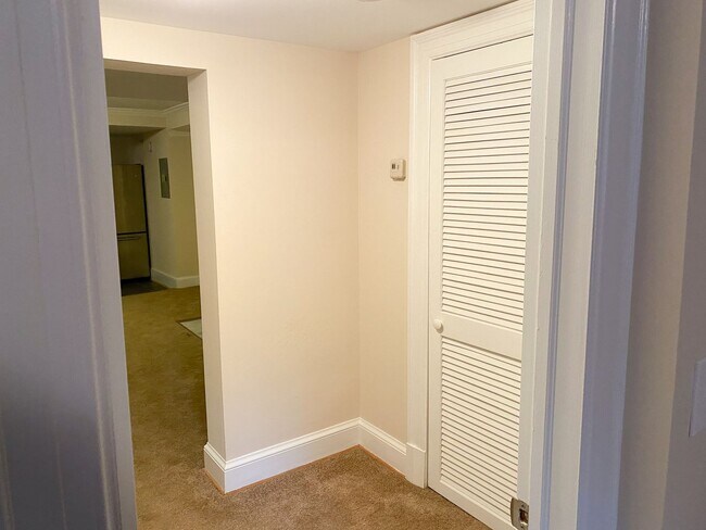 Building Photo - Spacious 1BR Apartment w/ Private Patio in...