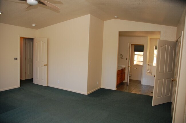 Building Photo - 10375 Spunn Rd