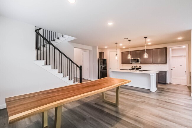Building Photo - 340 Cavil Barrier Ln