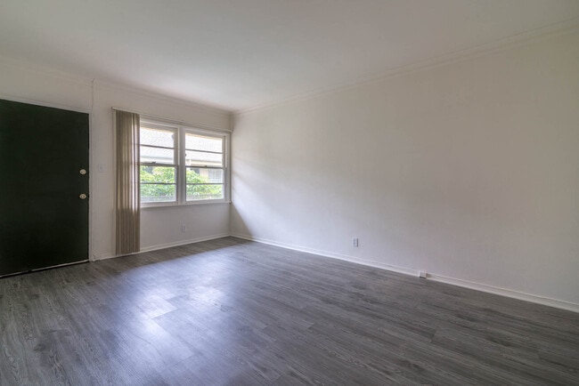 Building Photo - Park Cherokee Apartments