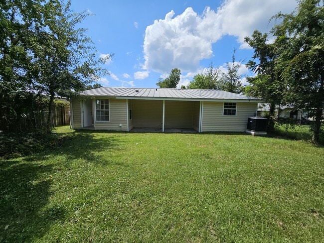 Primary Photo - 906 Virginia Ave