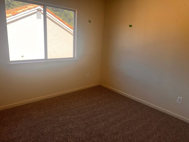 Building Photo - Large Browns Valley home 5/3 2229 Sq Ft.