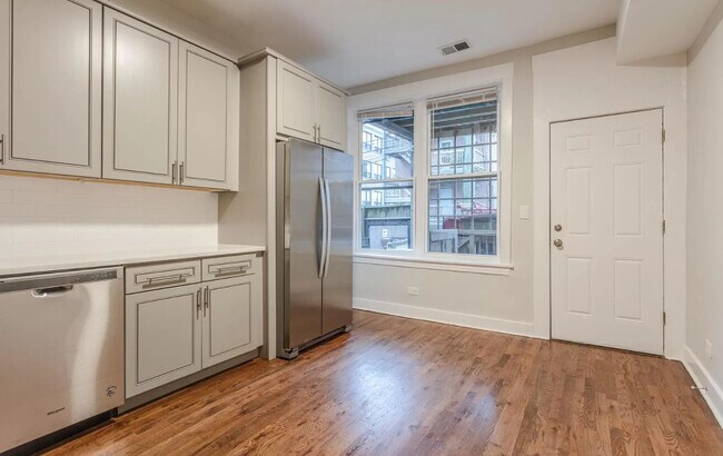 Building Photo - 1420 N Talman Ave