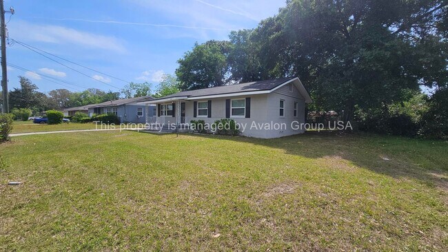 Building Photo - 3018 Donna Dr