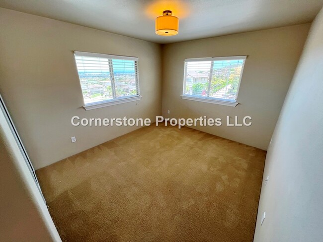 Building Photo - 92-637-637 Welo St