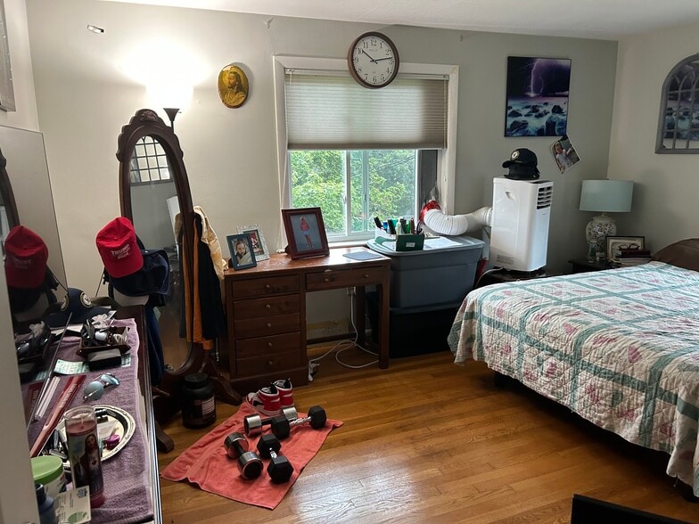Bedroom #1 - 2 Albert Dr