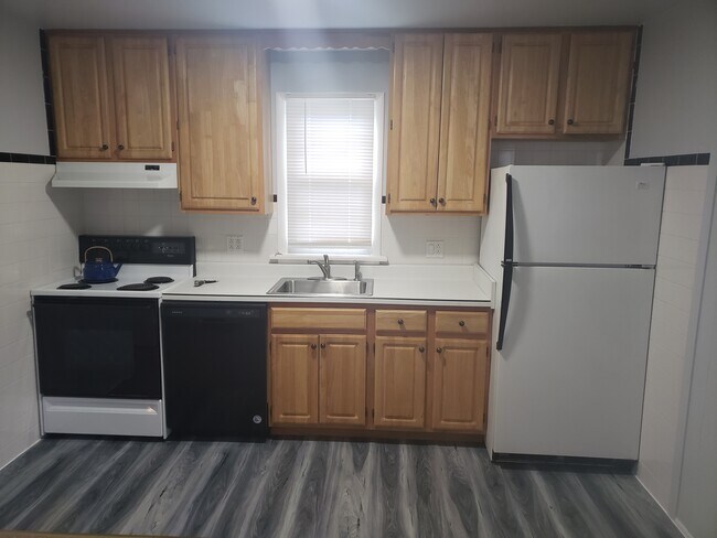 Building Photo - 19 Maplewood Ave