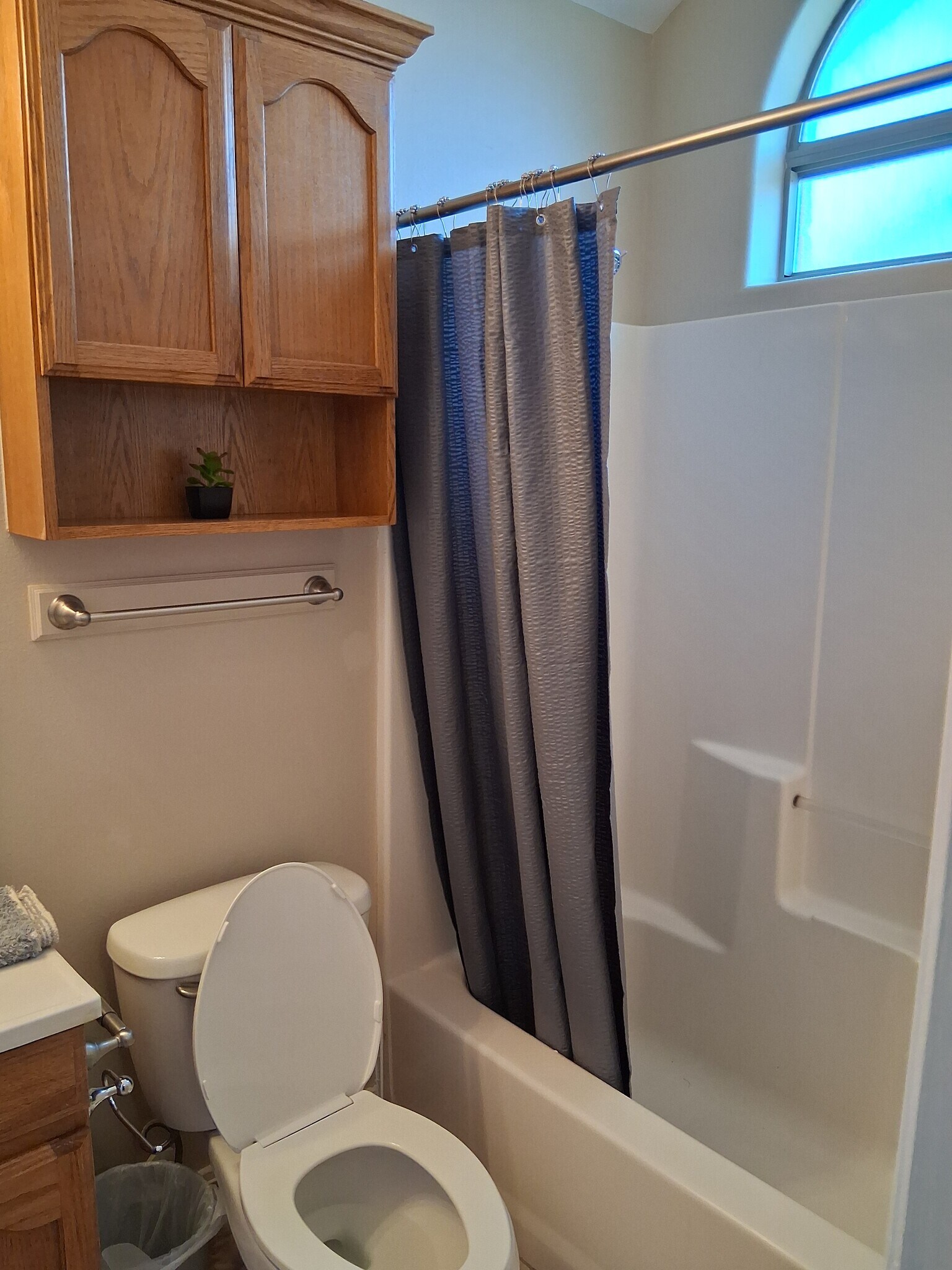 Building Photo - 1802 Upland Dr