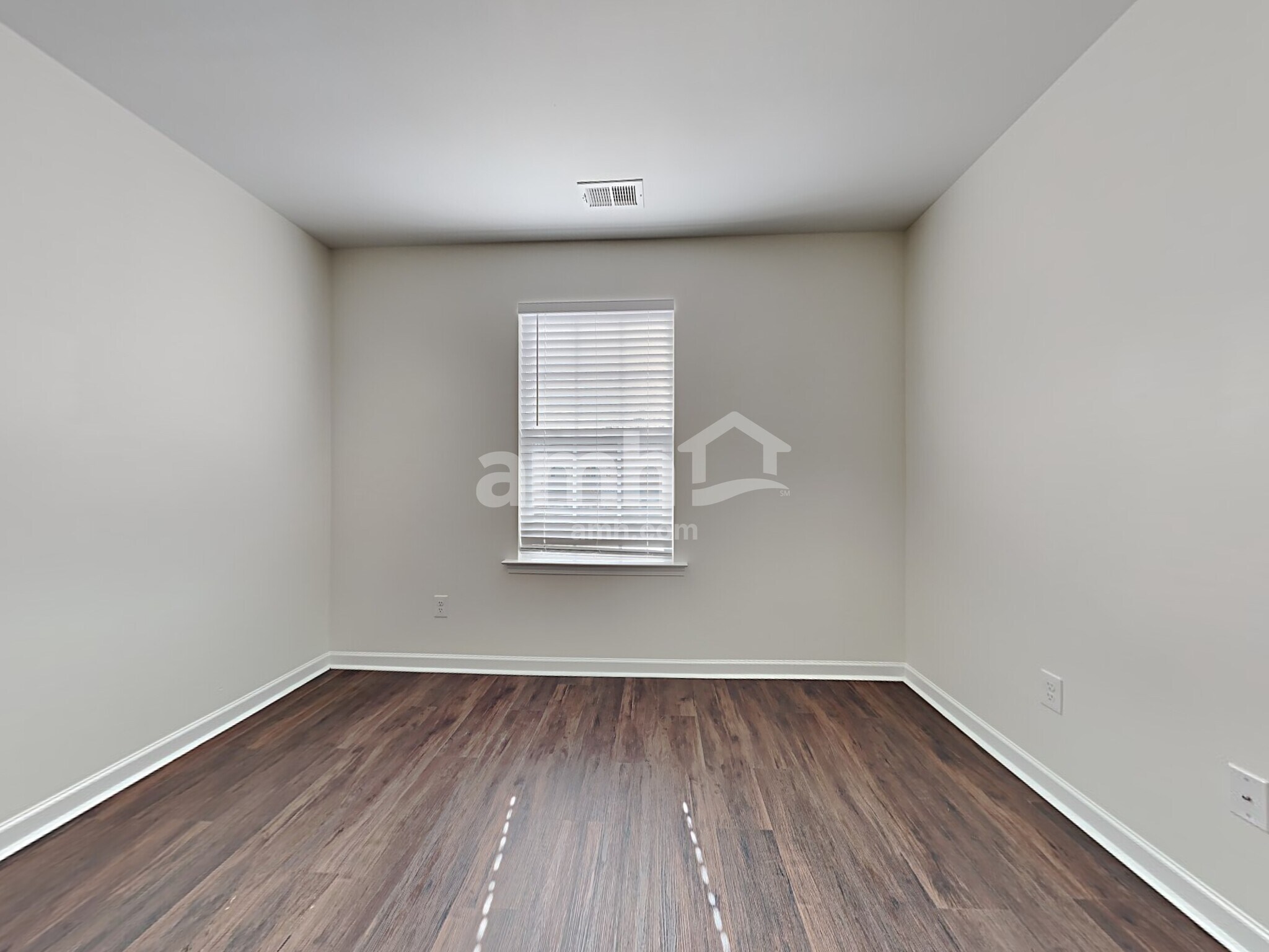 Building Photo - 656 Silver Moss Dr