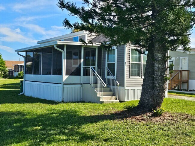 Building Photo - 200 S Banana River Dr