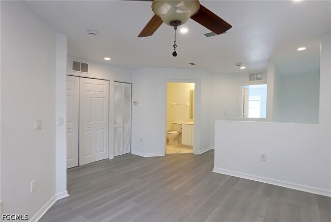 Building Photo - 3629 Pine Oak Cir