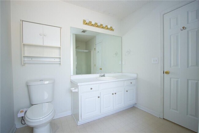 Building Photo - 2804 James Henry Dr