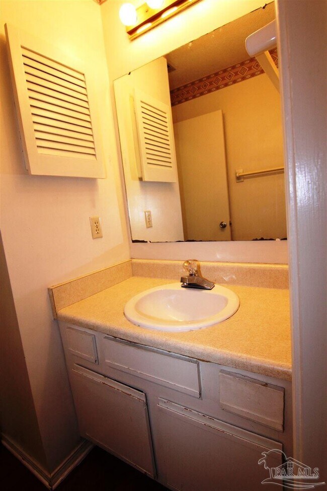 Building Photo - 5001 Grande Dr