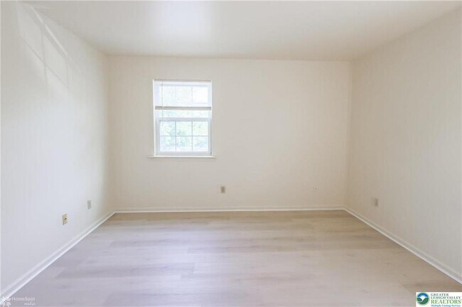 Building Photo - 1464 N Cedar Crest Blvd