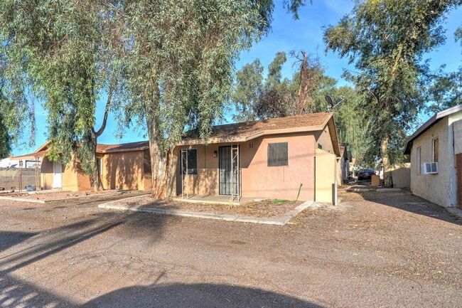Building Photo - 9316 E Balsam Ave