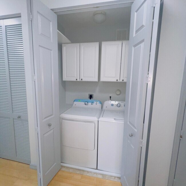 Building Photo - 4316 Main St