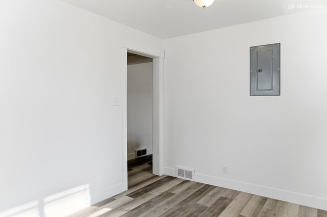 Building Photo - 472 E Center St