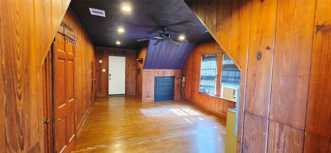 Building Photo - 8548 Findlay St