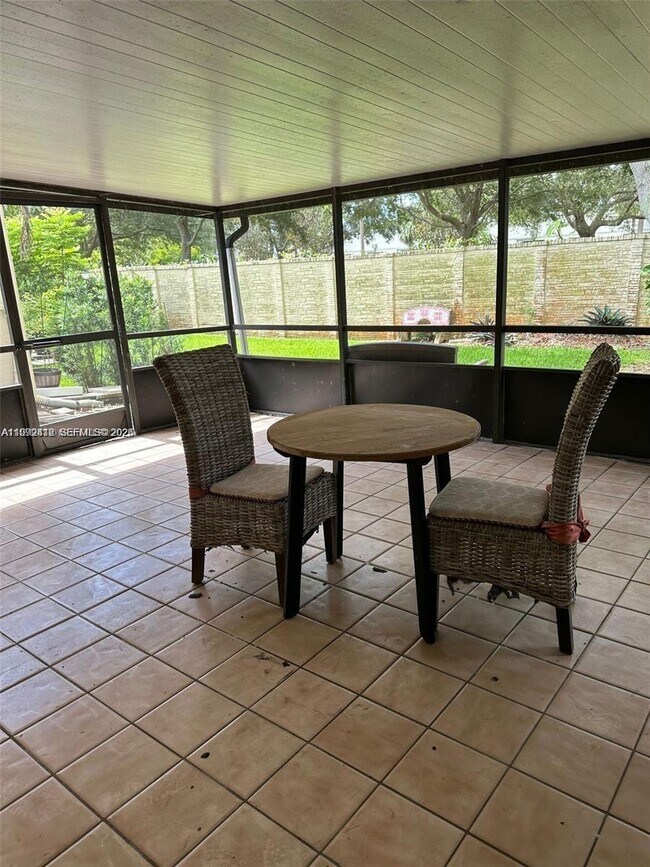 Building Photo - 5201 SW 31st Ave