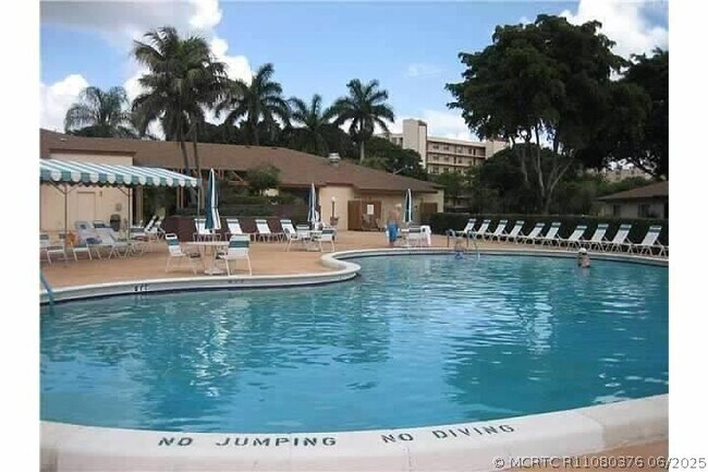 Building Photo - 14527 Bonaire Blvd