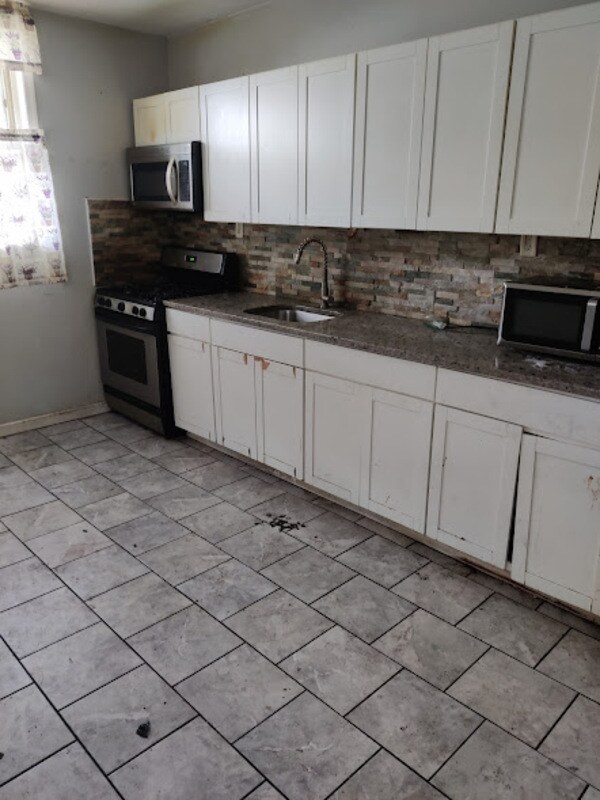 Building Photo - 807 N 66th St