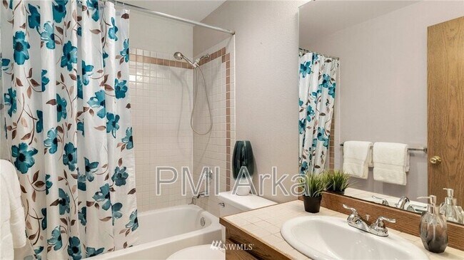 Building Photo - 23960 SE 42nd Pl