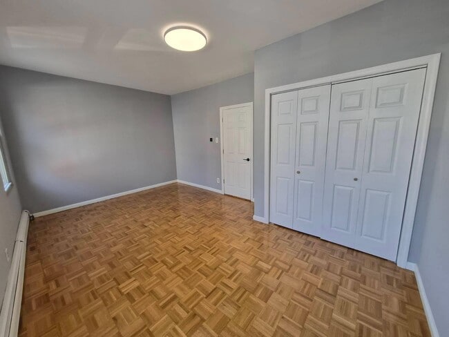Building Photo - 543 West Side Ave