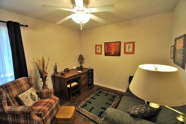 Building Photo - LAKEFRONT AND ONE LEVEL *Utilities Include...