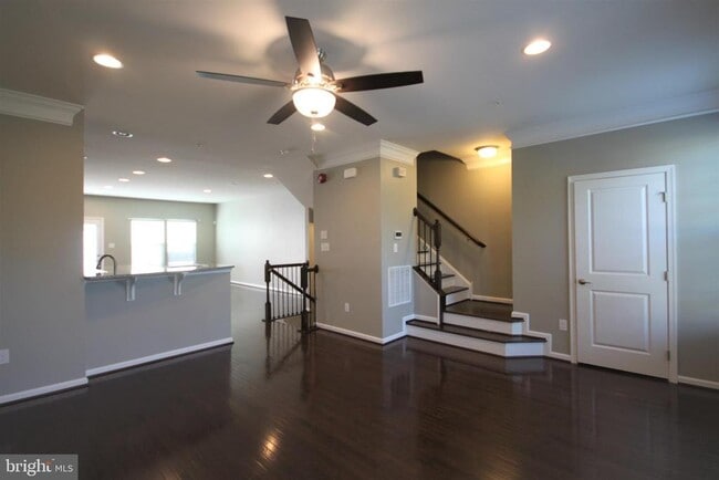 Building Photo - 228 Compass Dr