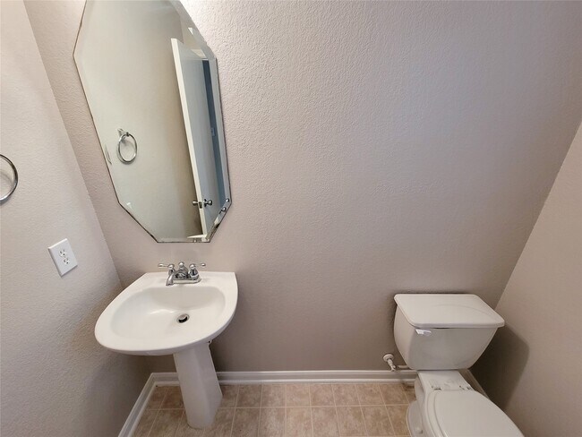 Building Photo - 20759 Cypress Crescent Ln