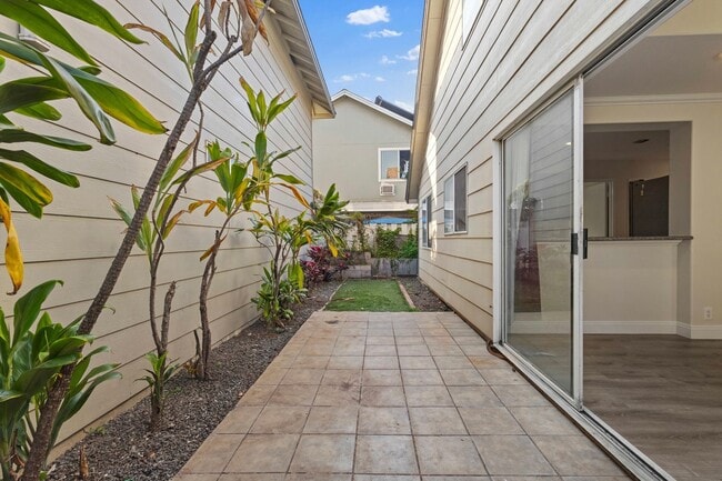 Building Photo - Pet-Friendly 4BR/3BA Home w/ Solar + Tesla Batteries in Ewa Gentry