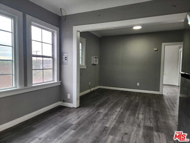 Building Photo - 4112 N Griffin Ave