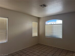Building Photo - 7821 Sungrove Ct
