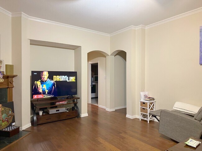 Building Photo - 9724 Wolf Creek Dr