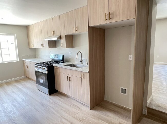 Building Photo - 9325 Lomita Dr