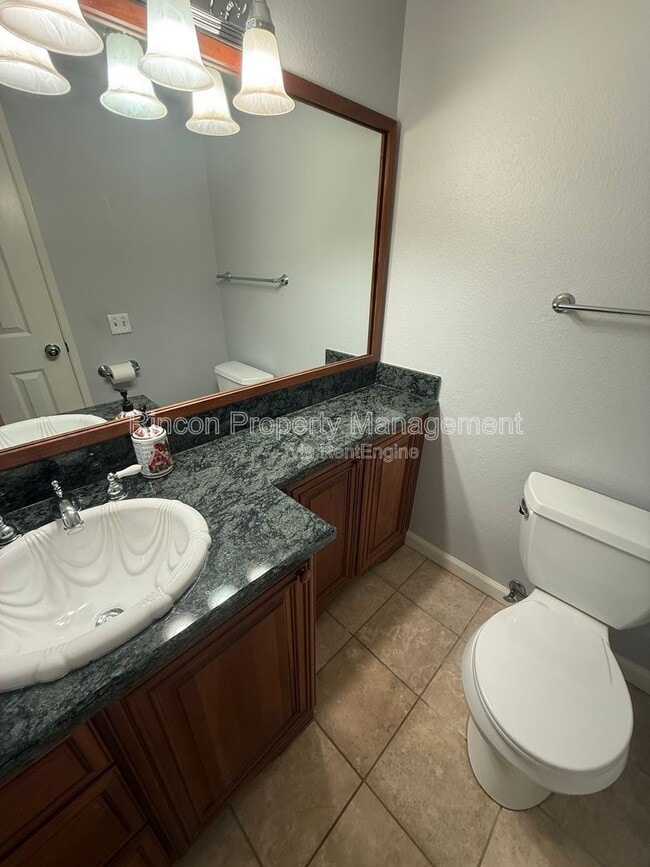 Building Photo - 2199 Olivewood Dr