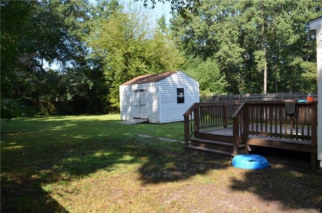 Building Photo - ADORABLE 4 BEDROOM CAPE COD!