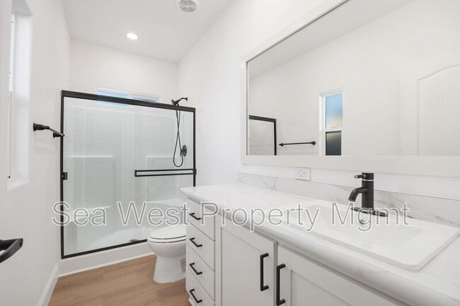 Building Photo - 767 Del Riego Ave