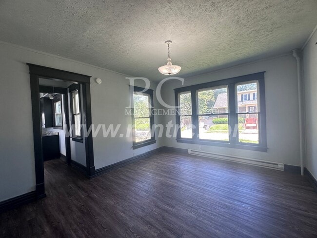 Building Photo - 1434 Walnut-