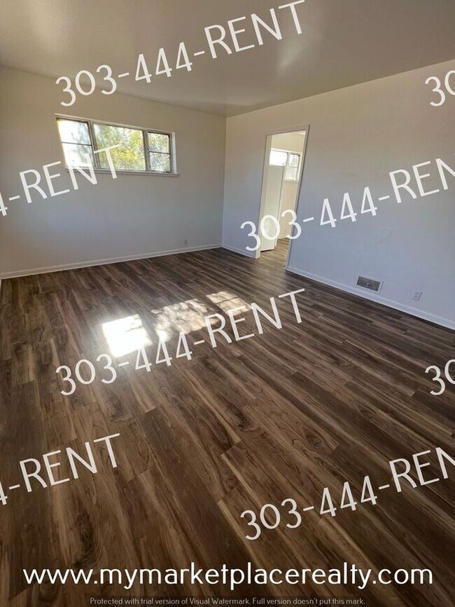 Building Photo - Nice house - 3 Bedroom, 1 bedroom