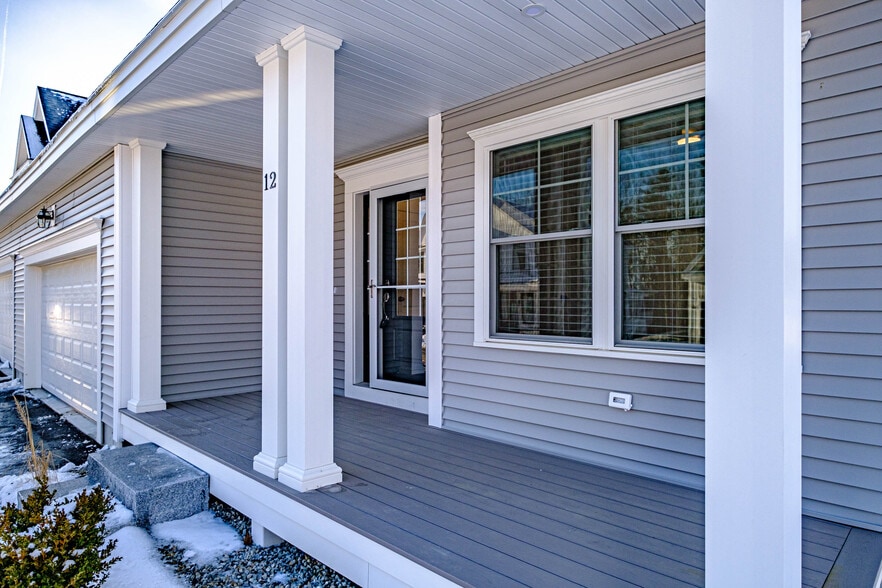 Building Photo - 12 Paulsen Dr