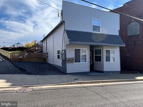 Building Photo - 328 Virginia Ave