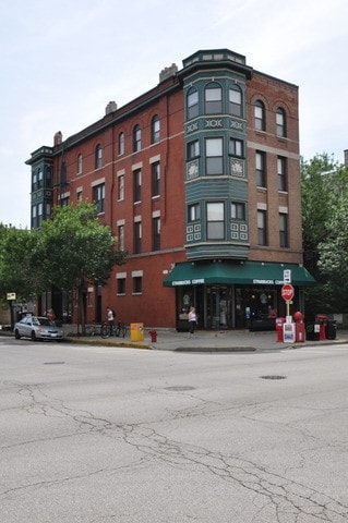 Primary Photo - 1351 W Roscoe St