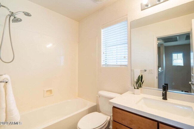 Building Photo - 12865 N 151st Dr