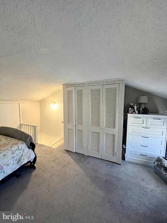 Building Photo - 125 Maple St