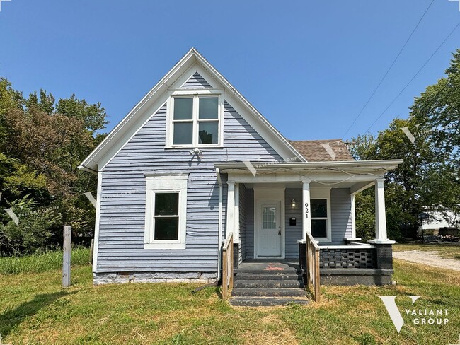 Primary Photo - Cottage-Style Four-Bedroom One-Bath Home i...