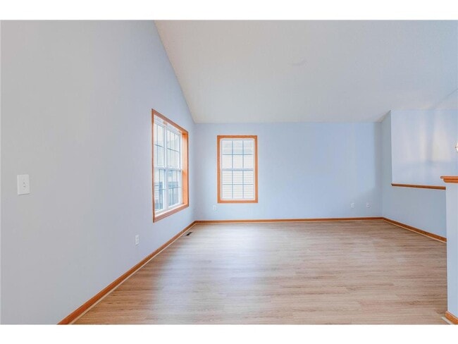 Building Photo - 916 Parkside Blvd