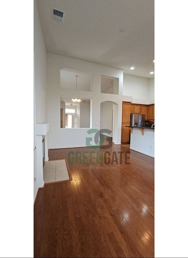 Building Photo - Available Now! 3 Bedroom 2 Bath Spacious Home in Tracy!!